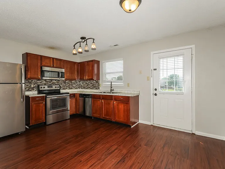 2174 Providence Dr — Photo 7