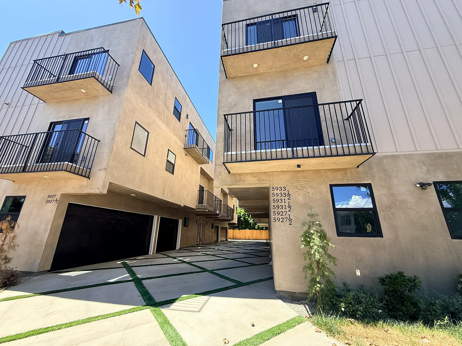 4 bed, 4.5 bath, 1902 sqft, $4,995 — Photo 1