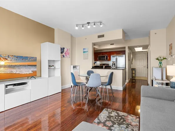 7275 SW 90th Way APT 404, Miami, FL 33156