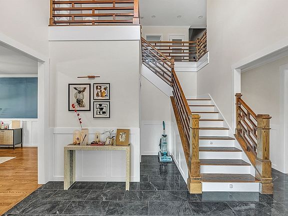 3rd image of 125 Union St