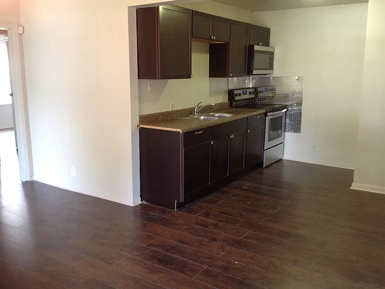206 Hub Ave — Photo 6