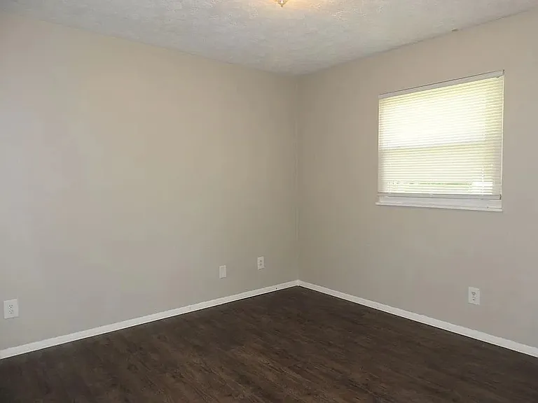 5337 Logwood Ave — Photo 2