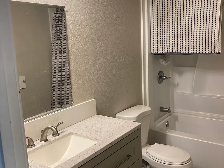 181 NW Zaun Ave #187 — Photo 5