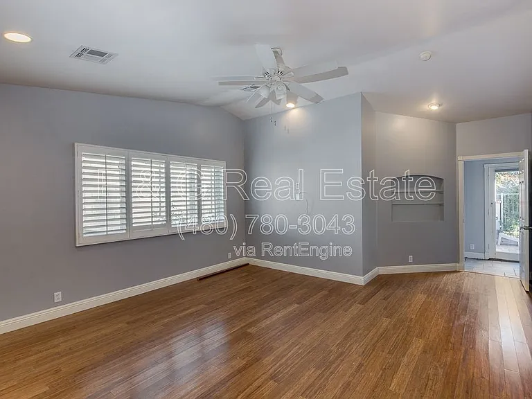 526 E Flynn Ln — Photo 19