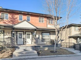 110 S Eversyde Cmn SW, Calgary, AB T2Y 4Z6