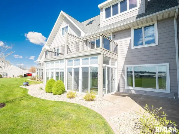 310 Harbor Pointe Dr, East Peoria, IL 61611