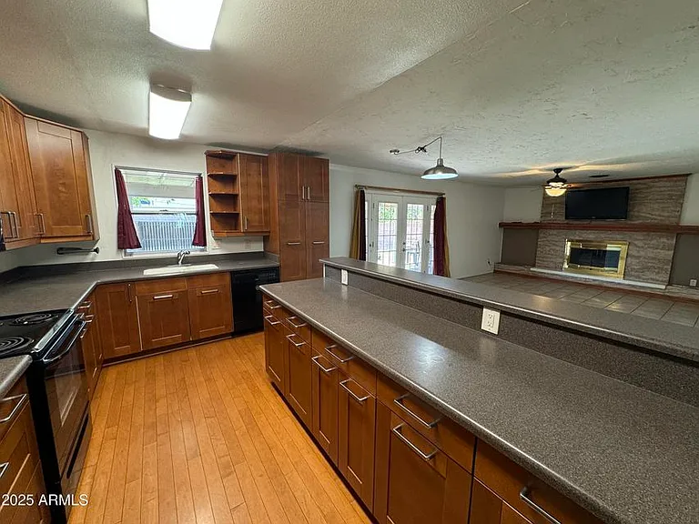 2520 S Terrace Rd — Photo 4