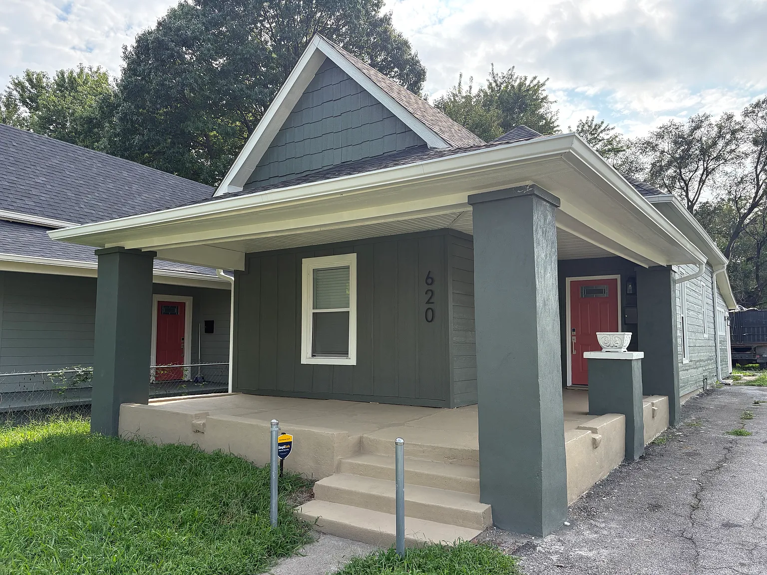 3 bed, 1284 sqft, $2,200 — Photo 2