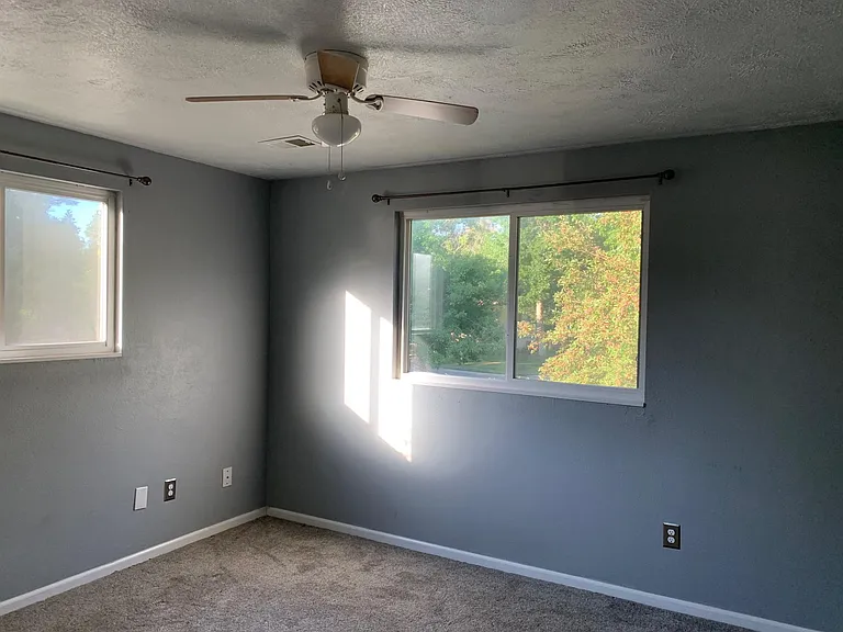 6233 S Sterne Pkwy — Photo 9