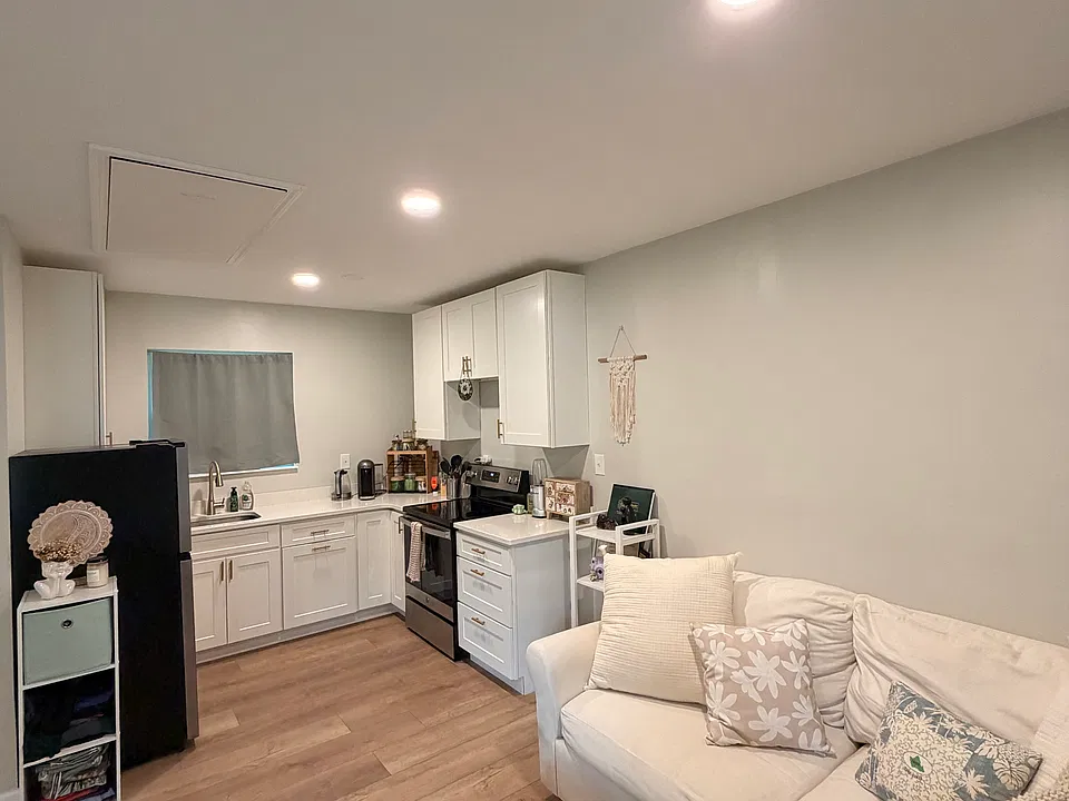 1627 Joe Hinton Rd #2