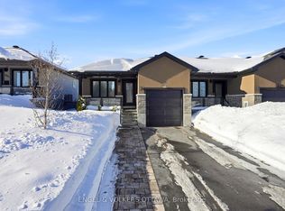 888 Reaume St, Mississippi Mills, ON K0A 1A0