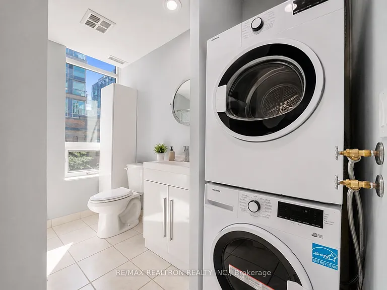 218 King St E #320 — Photo 22