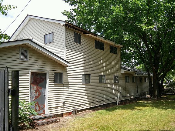 2nd image of 1110 E 7th St