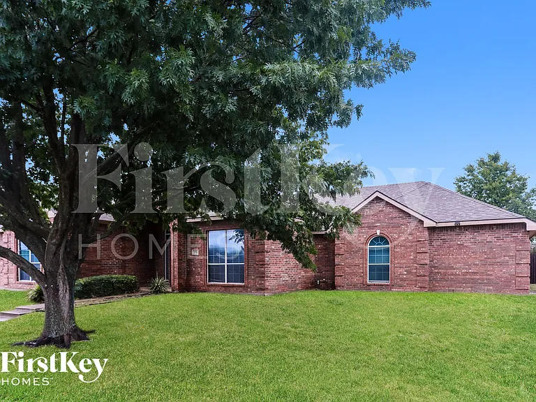 1731 Vista Ridge Dr W — Photo 2