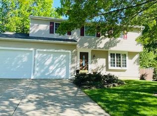 820 Glencairn Ln, Brunswick, OH 44212