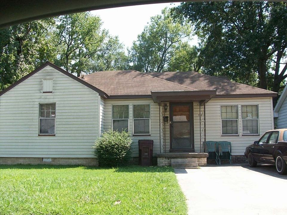 1st image of 708 W 29th Ave
