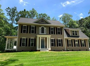 7450 Leeds Manor Rd, Marshall, VA 20115