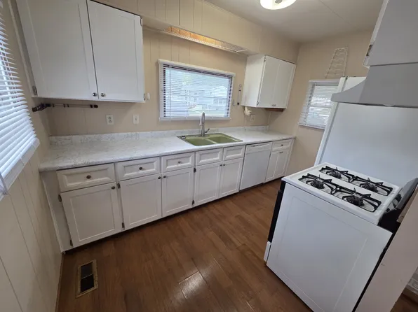 39500 W Warren Rd #287, Canton, MI 48187