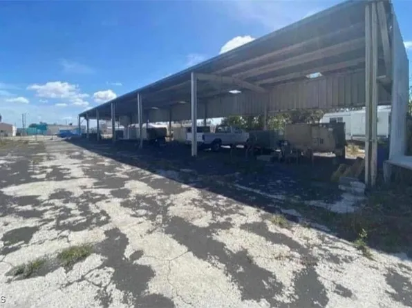 1069 N Tamiami Trl, North Fort Myers, FL 33903