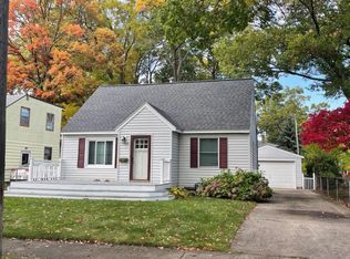 2320 Crozier Ave, Muskegon, MI 49441