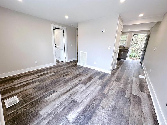 5th image of 419 Price Ave