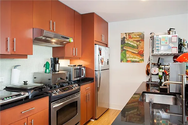 Sold by Real Direct | media 17