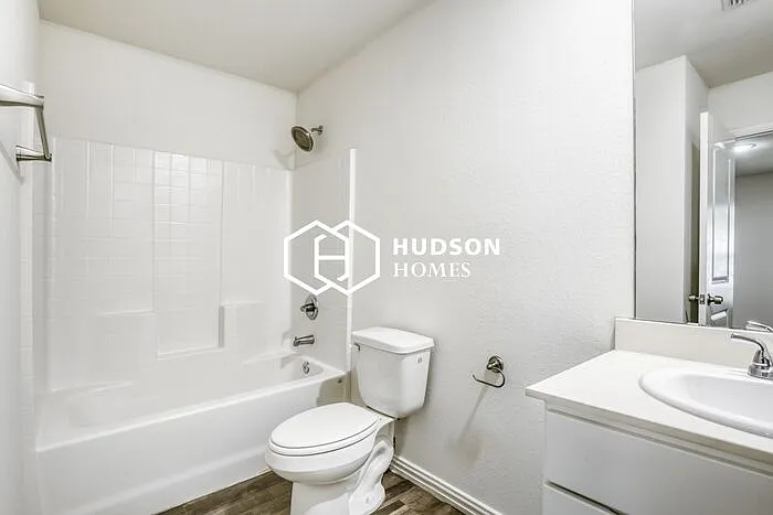 1123 Chappell St — Photo 10