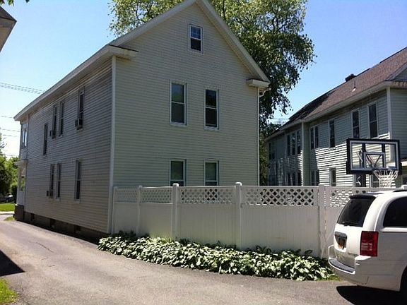 Back (fenced in yard)