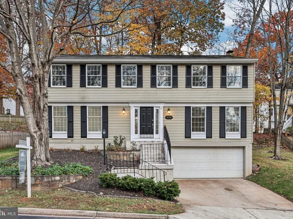 15331 Edgehill Dr, Dumfries, VA 22025