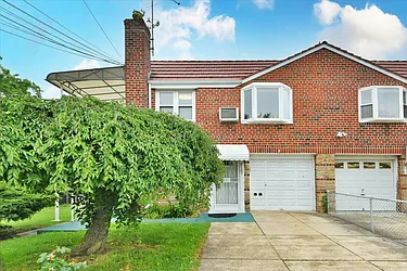 71-07 Ditmars Boulevard