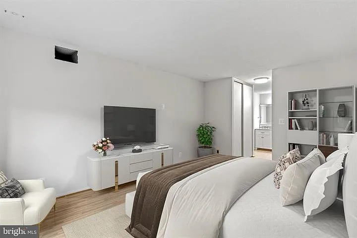 8360 Greensboro Dr #306 — Photo 15