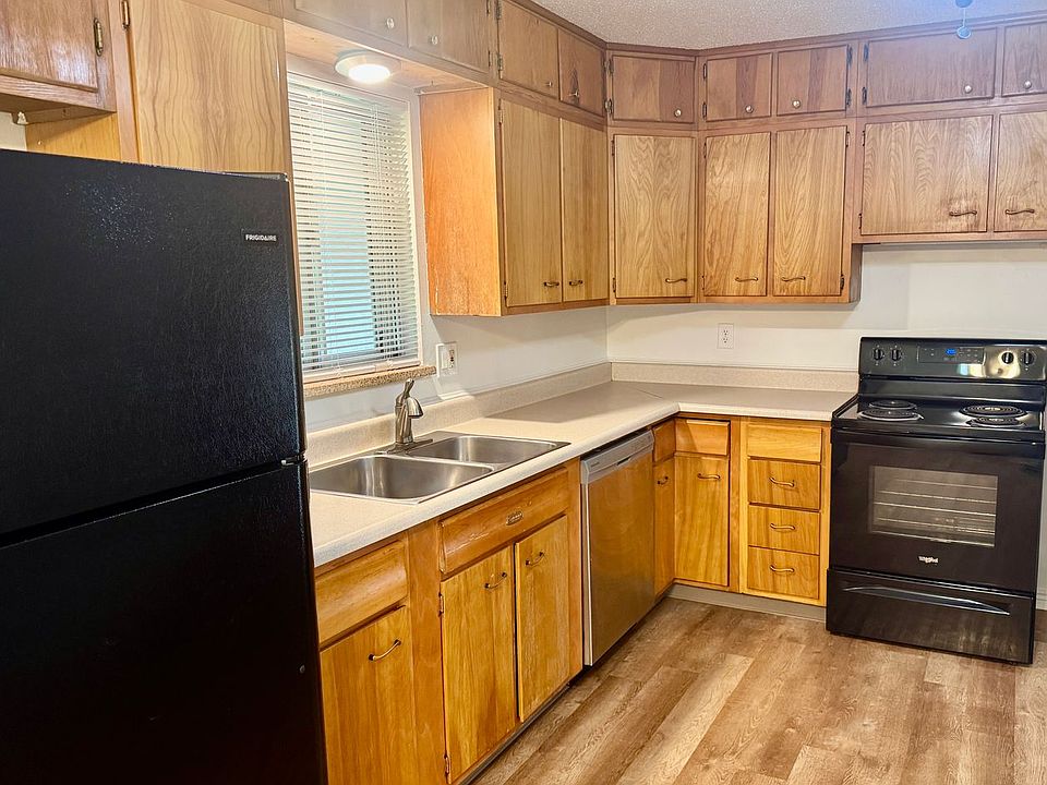 2nd image of 1832 23rd Avenue Ct