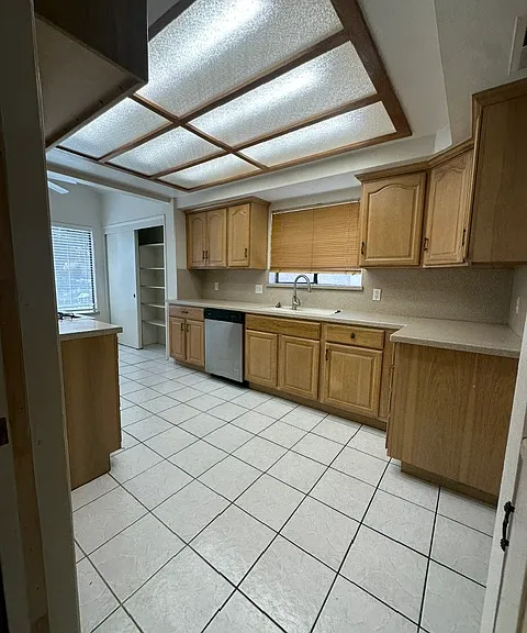 4162 Pinewood Lake Dr — Photo 3