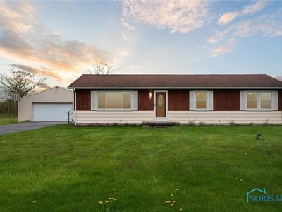 26188 E Broadway St, Walbridge, OH, 43465