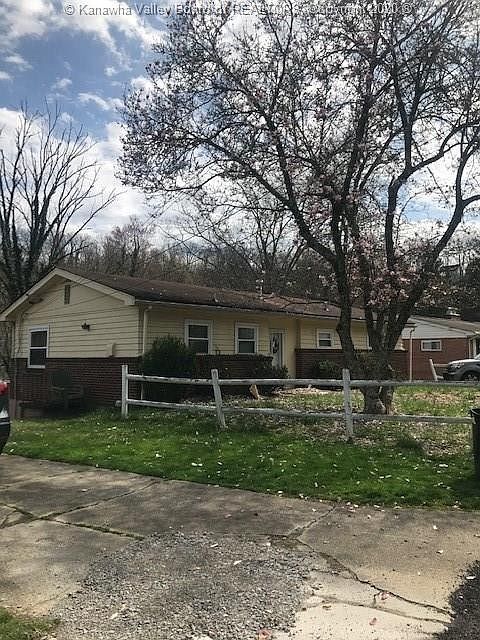 1st image of 646 Gordon Dr