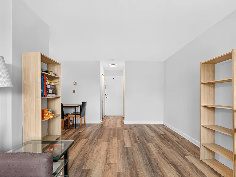 1330 New Hampshire Ave NW #909 — Photo 7