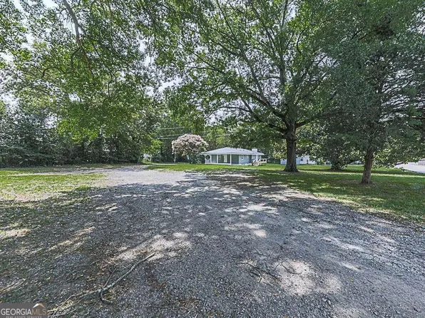 55 W Rocky St NE, White, GA 30184