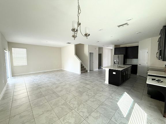 4th image of 7602 Summerlake Groves St