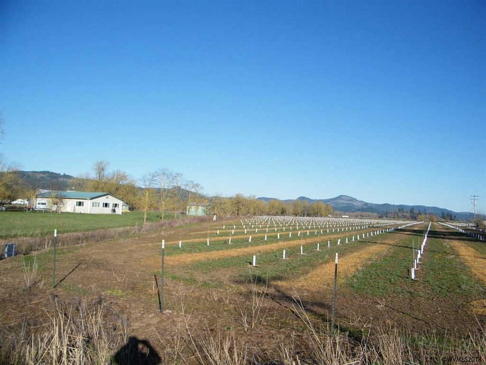 2nd image of 26985 Gap Rd