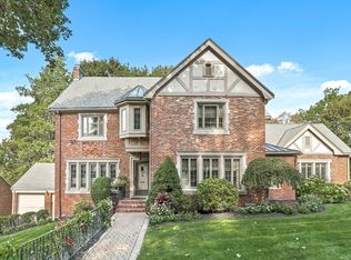 104 Woodchester Dr, Newton, MA 02467