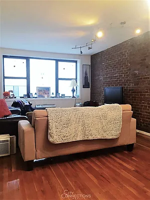 Rented by City Connections Realty | media 30