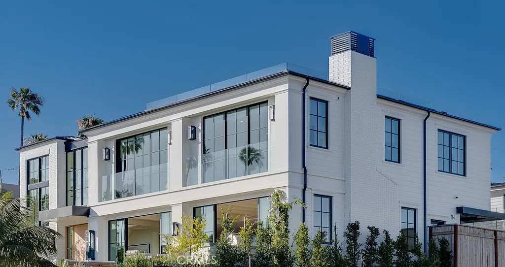 Building Photo - 2820 Bayview