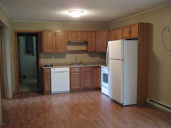5th image of 910 Kenwood St