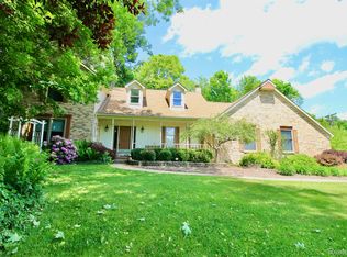 9296 Pine Hill Trl, Fenton, MI 48430