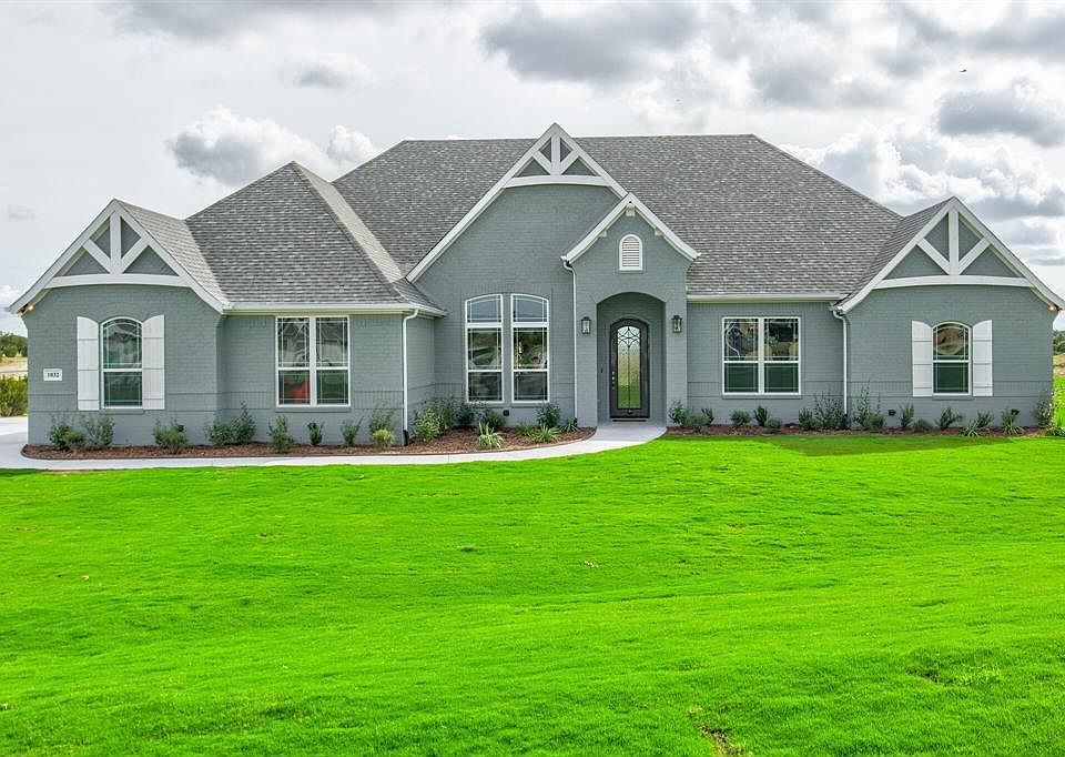 1st image of 1032 Eagles Bluff Dr