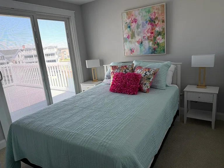 2290 Ocean Dr #C — Photo 3