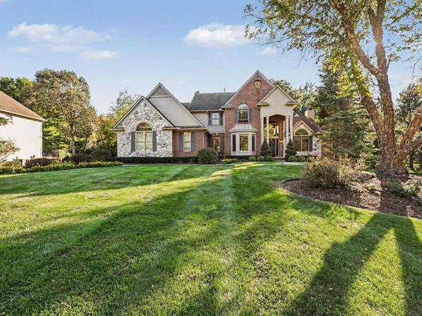 1270 Waterways Dr, Ann Arbor, MI 48108