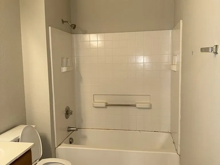 2411 Canyon Springs Dr — Photo 11