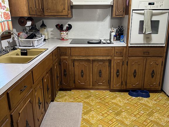 2nd image of 545 Bennett Hill Rd