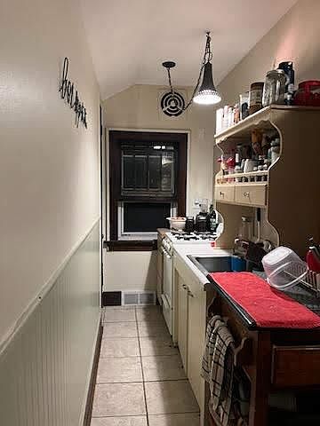 2nd image of 1418 Ferry St